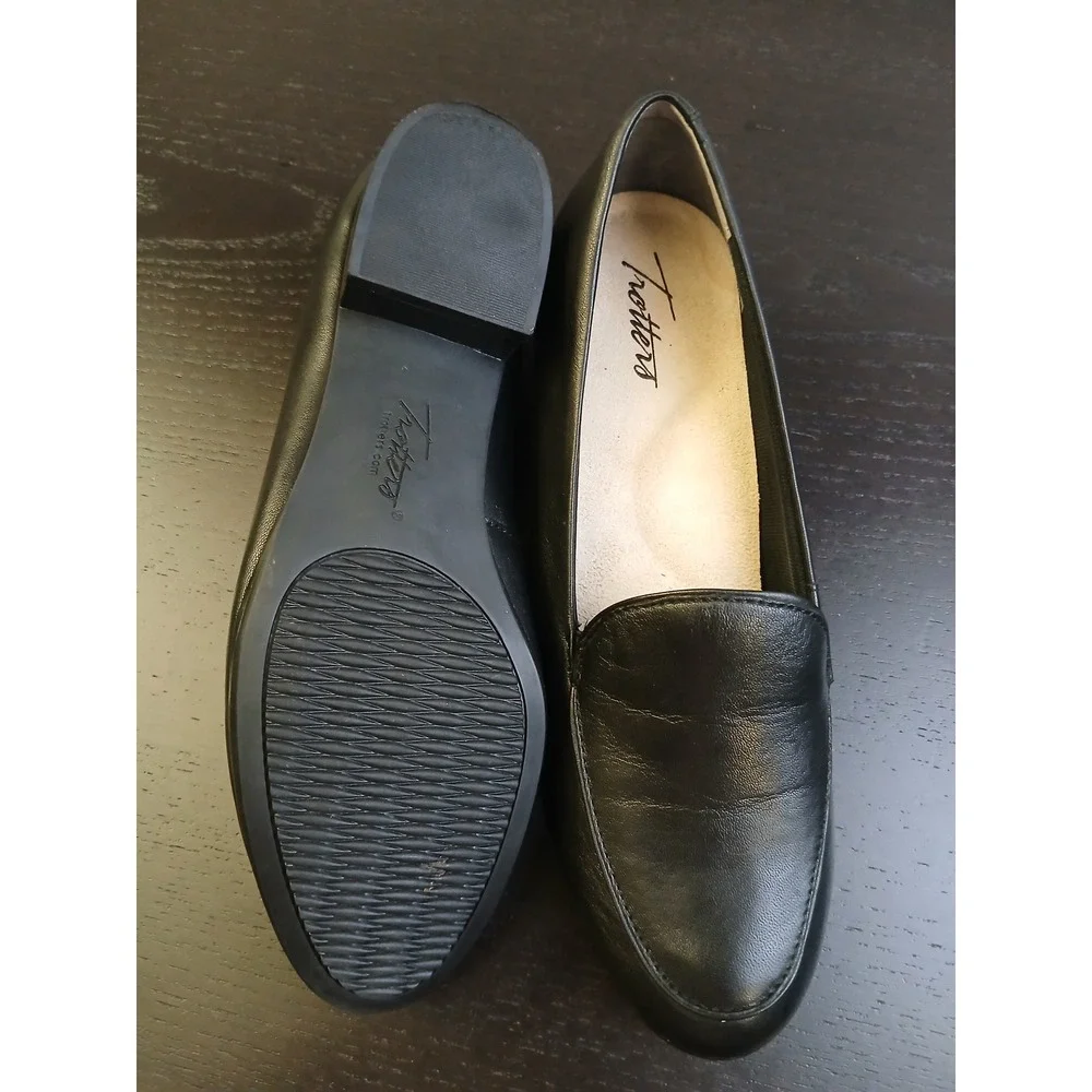 Trotters Black Leather Almond Toe Low Block Heel Slip On Loafers Shoe Womens 7.5